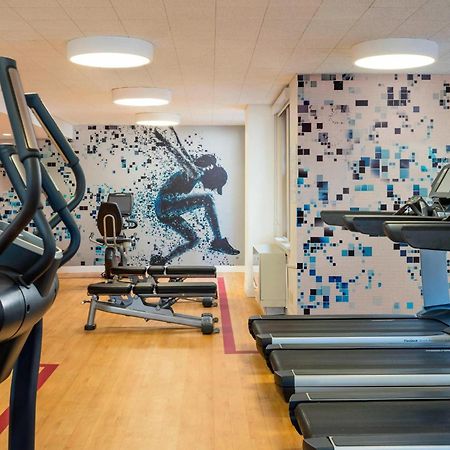 Sheraton Commander Hotel Cambridge Bagian luar foto