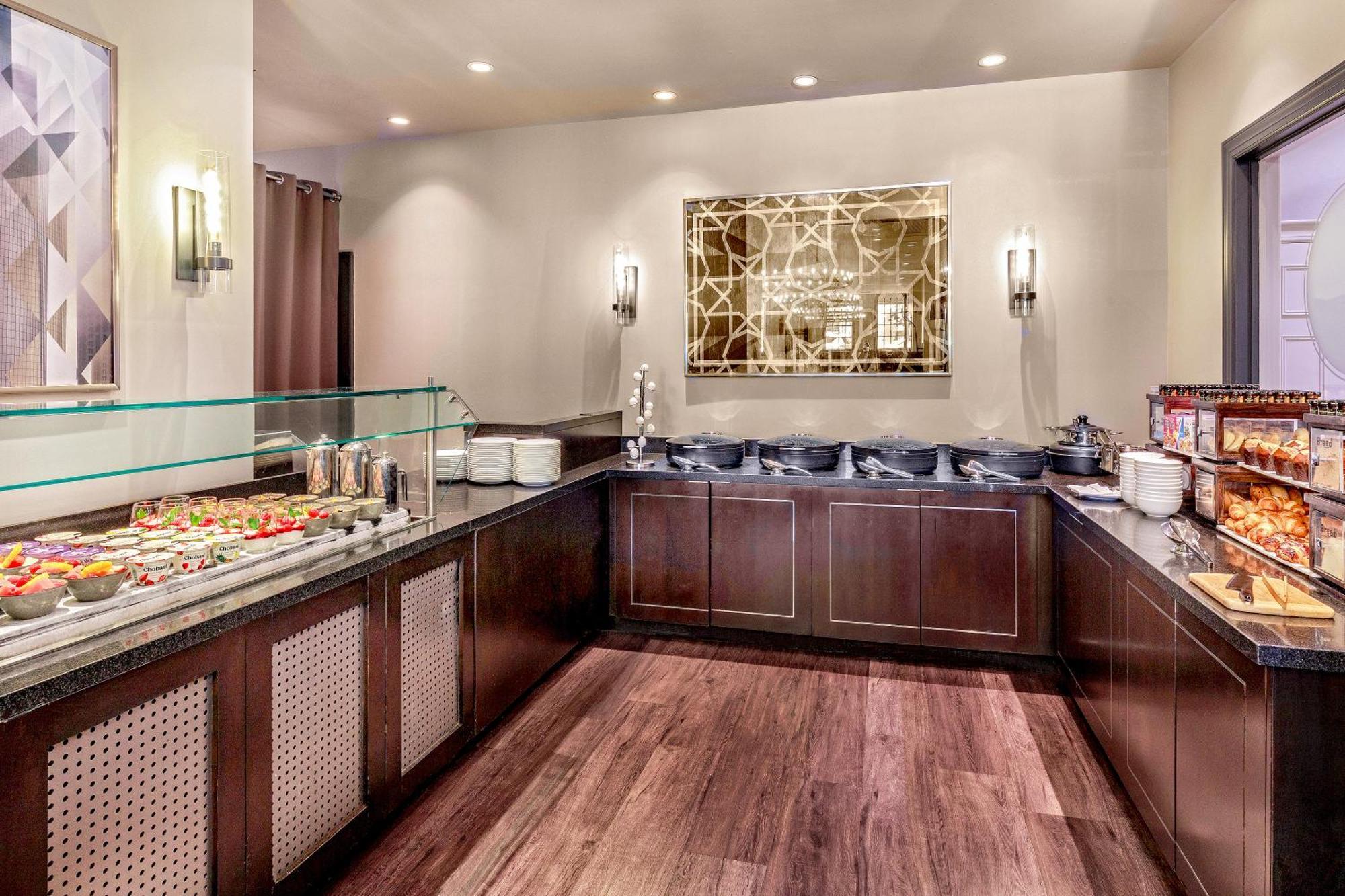 Sheraton Commander Hotel Cambridge Bagian luar foto