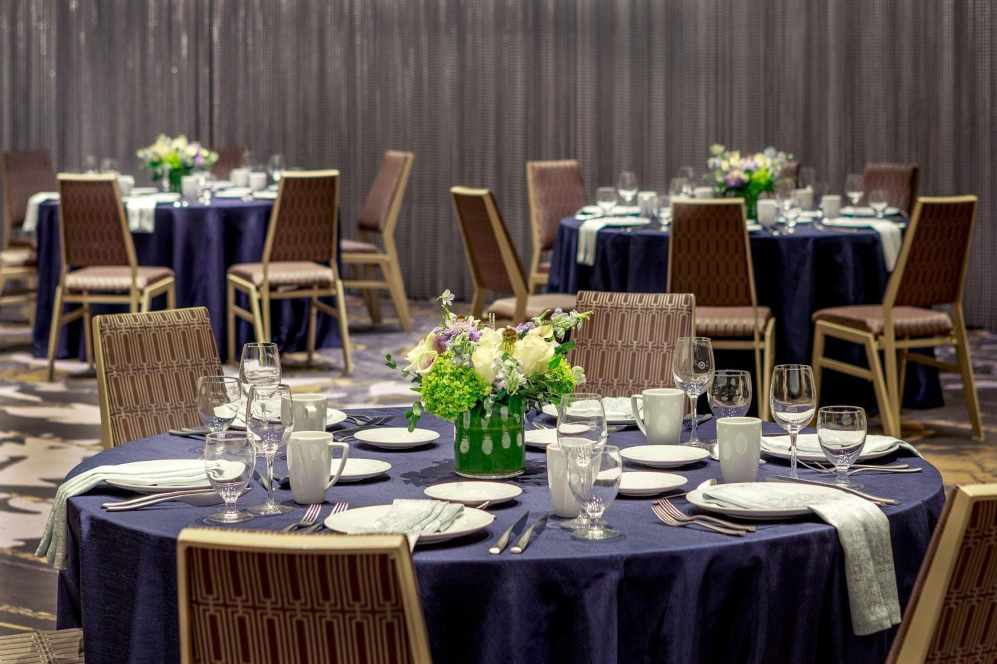 Sheraton Commander Hotel Cambridge Bagian luar foto