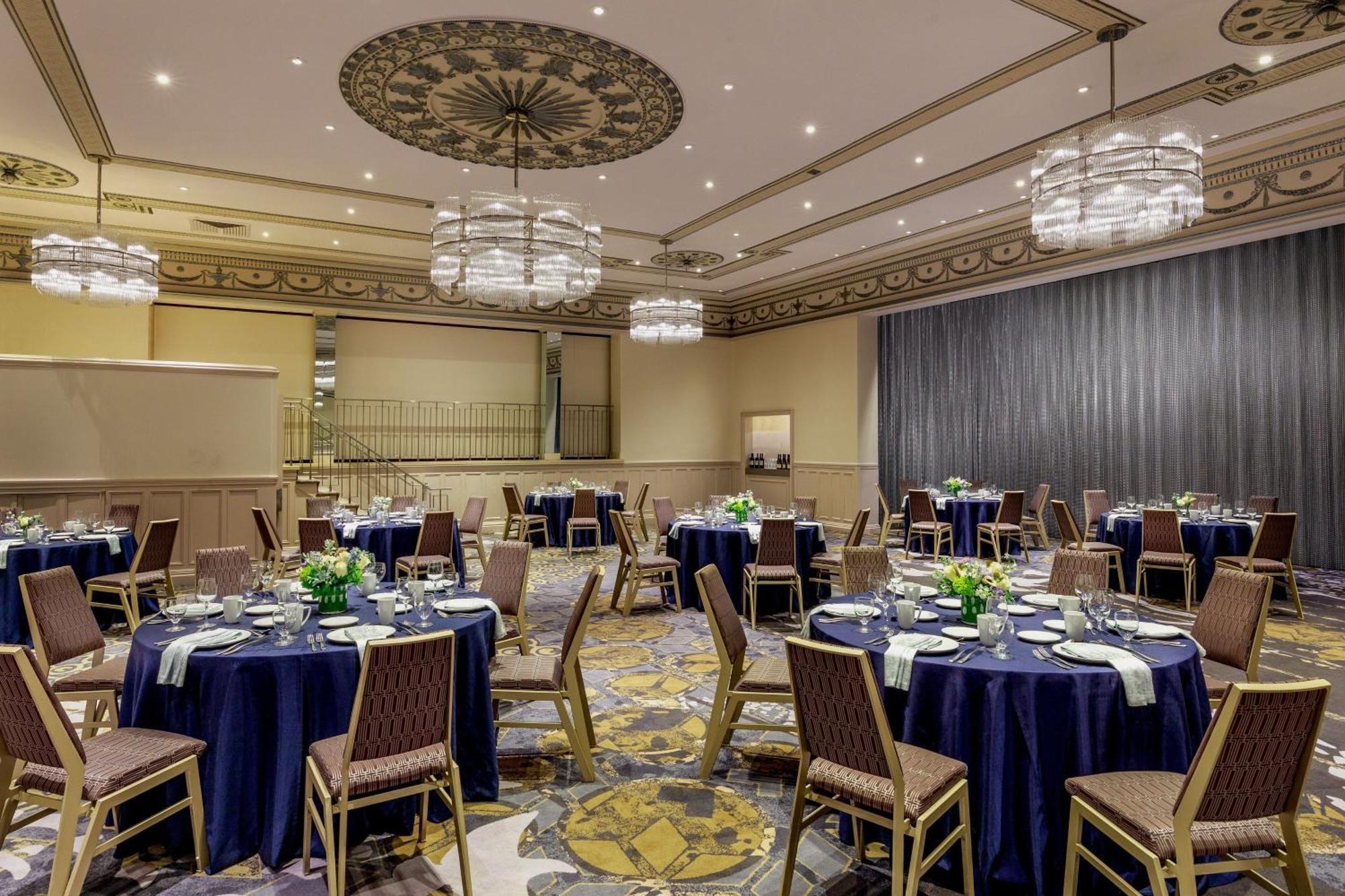 Sheraton Commander Hotel Cambridge Bagian luar foto