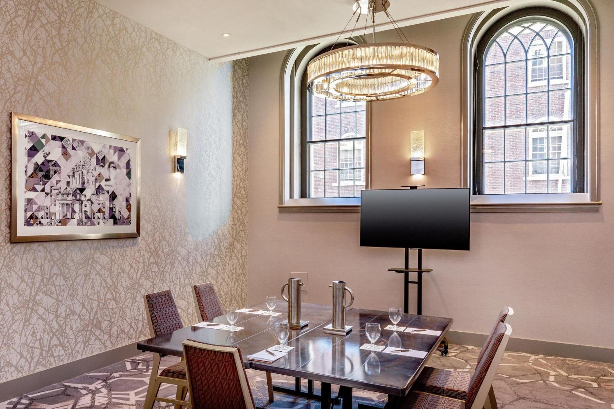 Sheraton Commander Hotel Cambridge Bagian luar foto