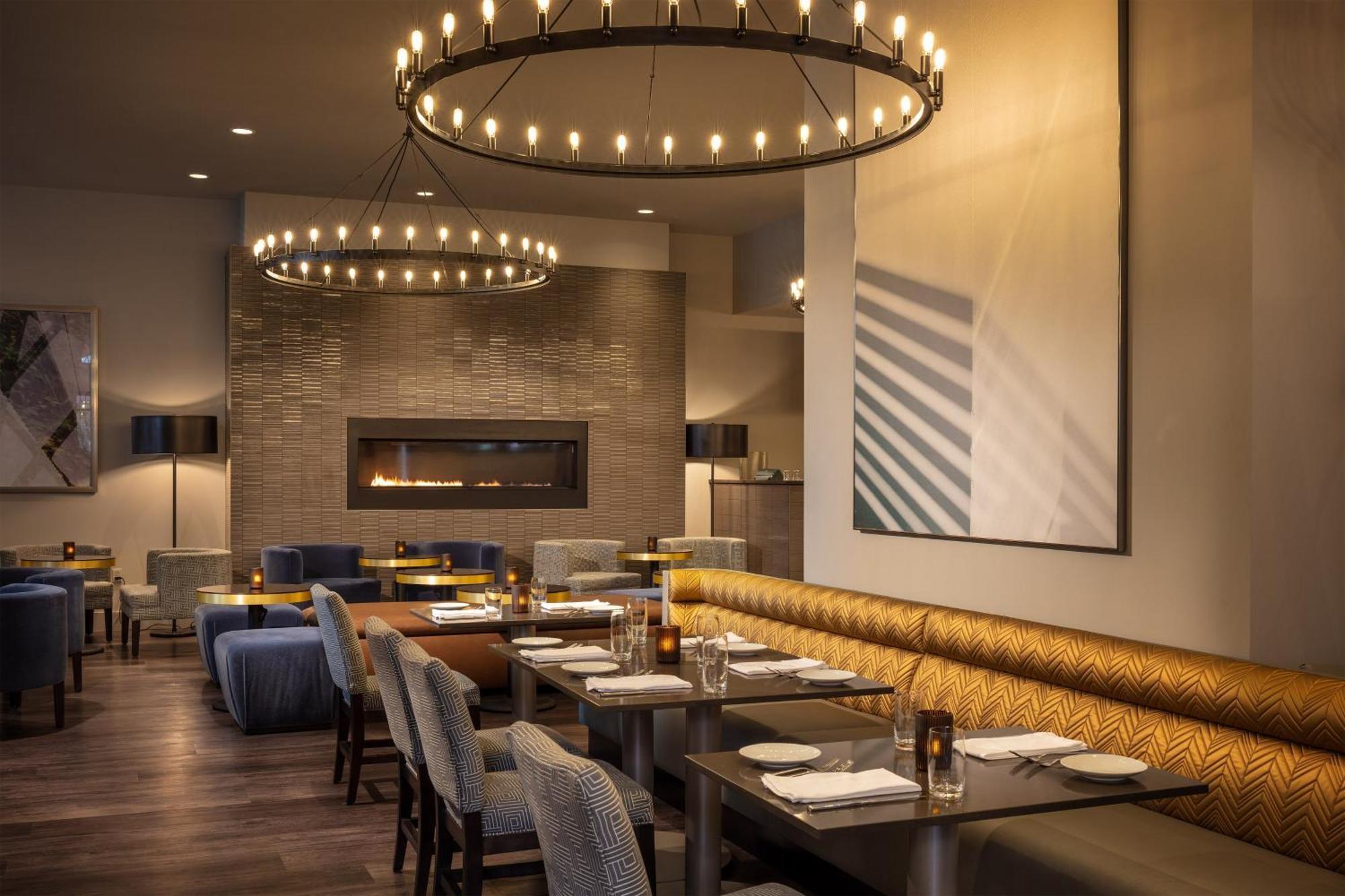 Sheraton Commander Hotel Cambridge Bagian luar foto
