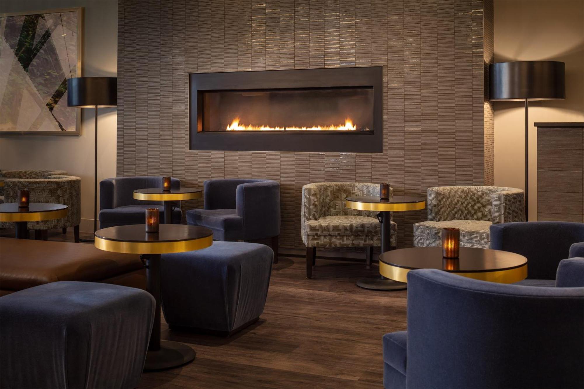 Sheraton Commander Hotel Cambridge Bagian luar foto